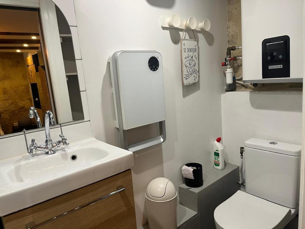 Apartment Charming Studio, Ecusson