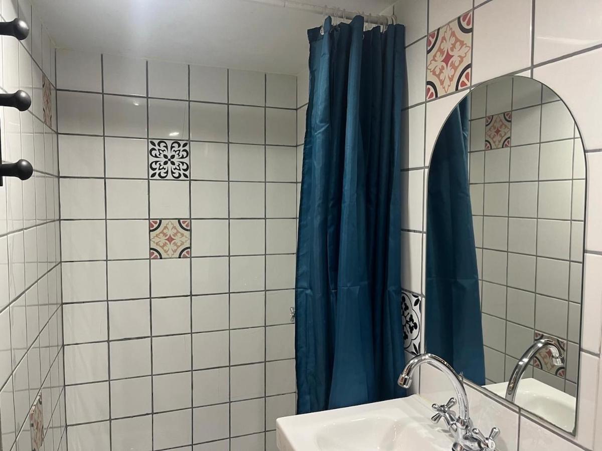 Apartment Charming Studio, Ecusson